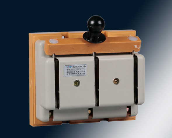 HD系列單投刀開(kāi)關(guān)、HS系列雙投刀開(kāi)關(guān)適用于交流50Hz、額定電壓400V、直流220V，額定電流至1500A的成套配電裝置中，用作手動(dòng)不頻繁接通與分?jǐn)嘟恢绷麟姟?>
											HD、HS開(kāi)啟式刀開(kāi)關(guān)</a>
										</div>
										 
										<div   id=